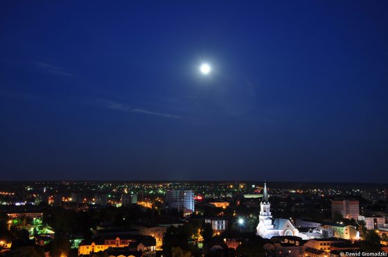 W Białymstoku trwa wymiana oświetlenia ulicznego z opraw sodowych na ledowe, energooszczędne