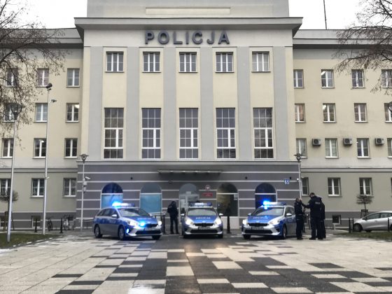 Białystok. Były policjant oskarżony – miał naruszyć nietykalność cielesną pracowniczki komendy