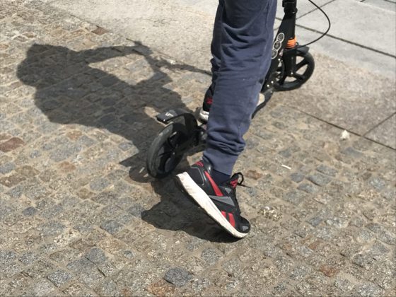 Białystok. Ortopeda: pokazywanie skutków wypadków na hulajnogach elektrycznych może im zapobiegać