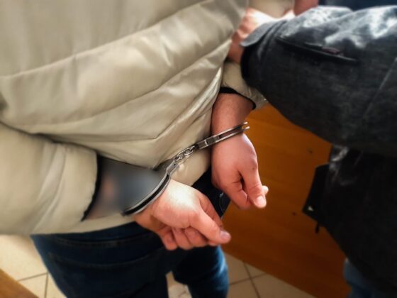 Agresywny pies zaatakował rowerzystkę w Białymstoku. Właściciel ujęty