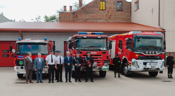 Strażacy z Białegostoku, Jedwabnego i Miastkowa dostali wozy ratowniczo-gaśnicze