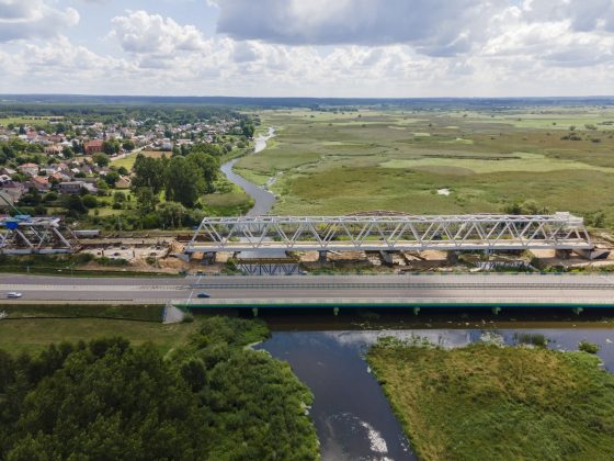 Przesuwanie konstrukcji mostu nad Narwią-FILM
