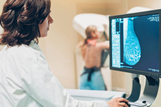 Minister zdrowia: od 1 listopada bezpłatna mammografia dla kobiet w wieku 45-74 lat