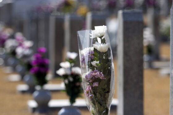 Jak zachować się na pogrzebie i konsolacji? Etykieta