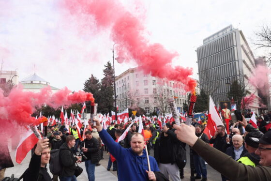 Warszawa: protestujący rolnicy pod Sejmem
