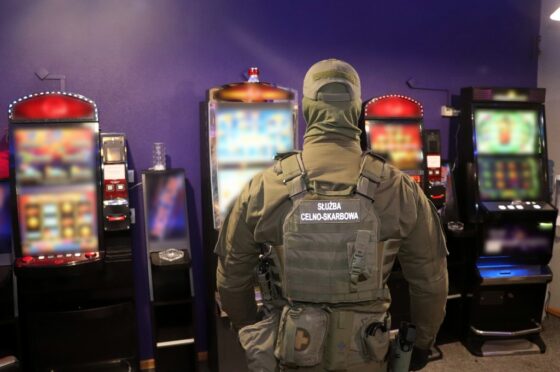 Podlaska KAS przejęła 24 nielegalne automaty do gier hazardowych 