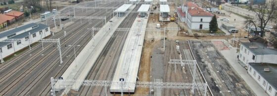 Rail Baltica. Postępują prace na stacji i wiaduktach w Ełku