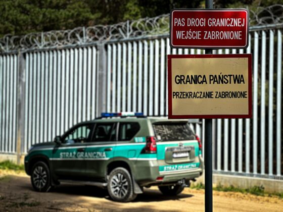 Narewka. Uciekał przed Strażą Graniczną, przewoził migranta