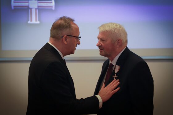 Białystok. Wręczono Krzyże Wolności i Solidarności za działania na rzecz niepodległości Polski