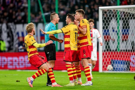 Jagiellonia Białystok żąda przejrzystości. Klub wysłał pismo do Przewodniczącego Kolegium Sędziów PZPN