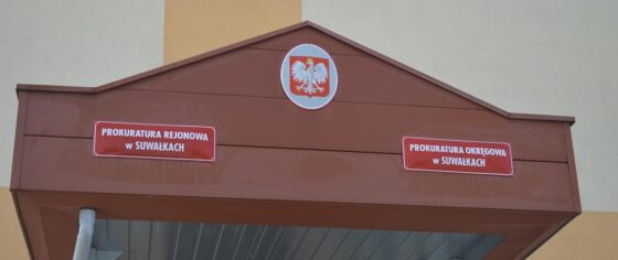 Suwałki. List gończy za mężczyzną, który śmiertelnie potrącił pieszego na przejściu