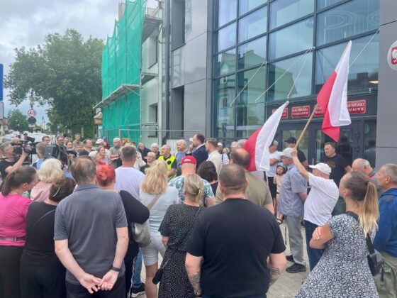 Po proteście wojewoda ogłosił przejęcie ośrodka dla uchodźców w Wasilkowie