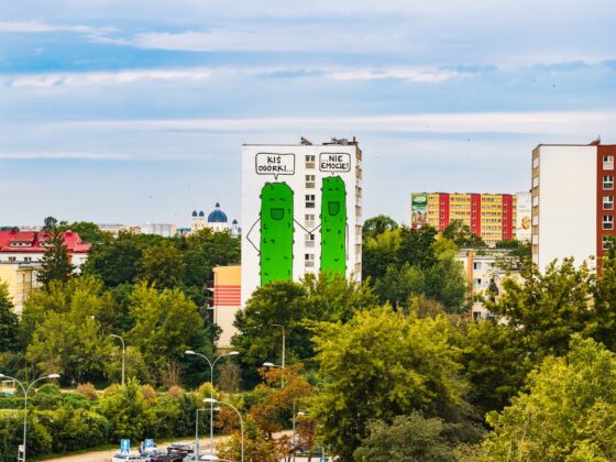 „Kiś Ogórki, Nie Emocje” Nowy mural w  Białymstoku